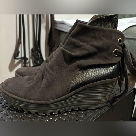 Fly London Mebs Women's Bootie. If between sizes size up. Size 37 Brown - Picture 2 of 5